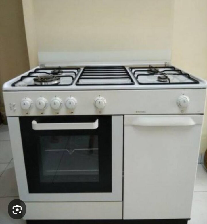 SERVICE KOMPOR GAS MODENA ARISTON TECNOGAS KARAWANG