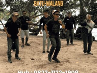 Salinan-dari-Putih-dan-Kuning-Modern-Simpel-Promosi-Kedai-Makanan-Cerita-In_20251117_184553_0000