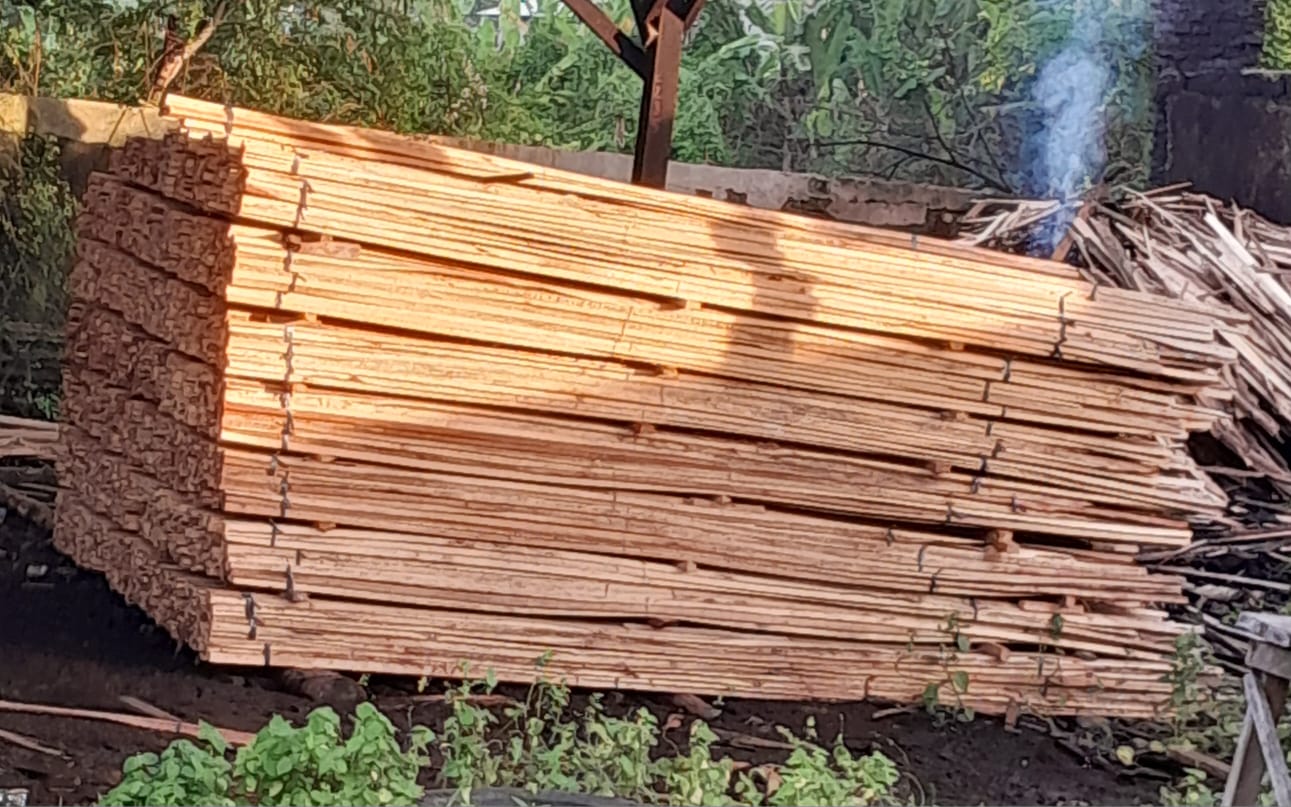 Kayu Kaso 5/10 Panjang 4 Meter / Putih Krem