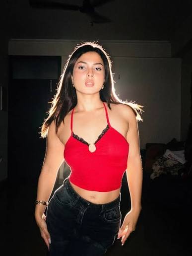 Call Girls In Laxmi Nagar ꧁⎝💧8010726504 💧꧁⎠(Delhi) Escorts SeRVice